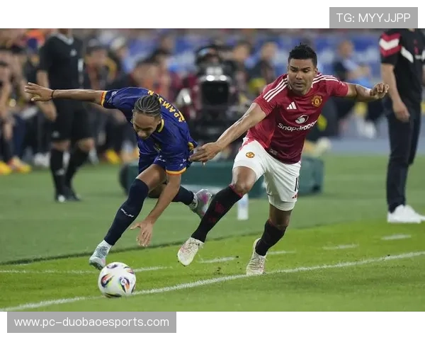 踢足球因闪到腰而受伤的球星盘点与康复经历分析